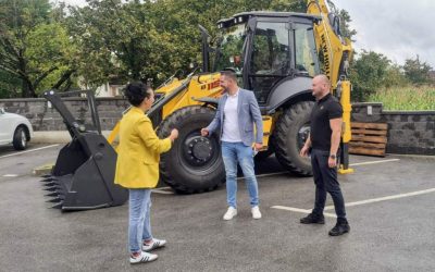 Dodatno opremljen vozni park za obavljanje komunalnih djelatnosti – stigao i rovokopač
