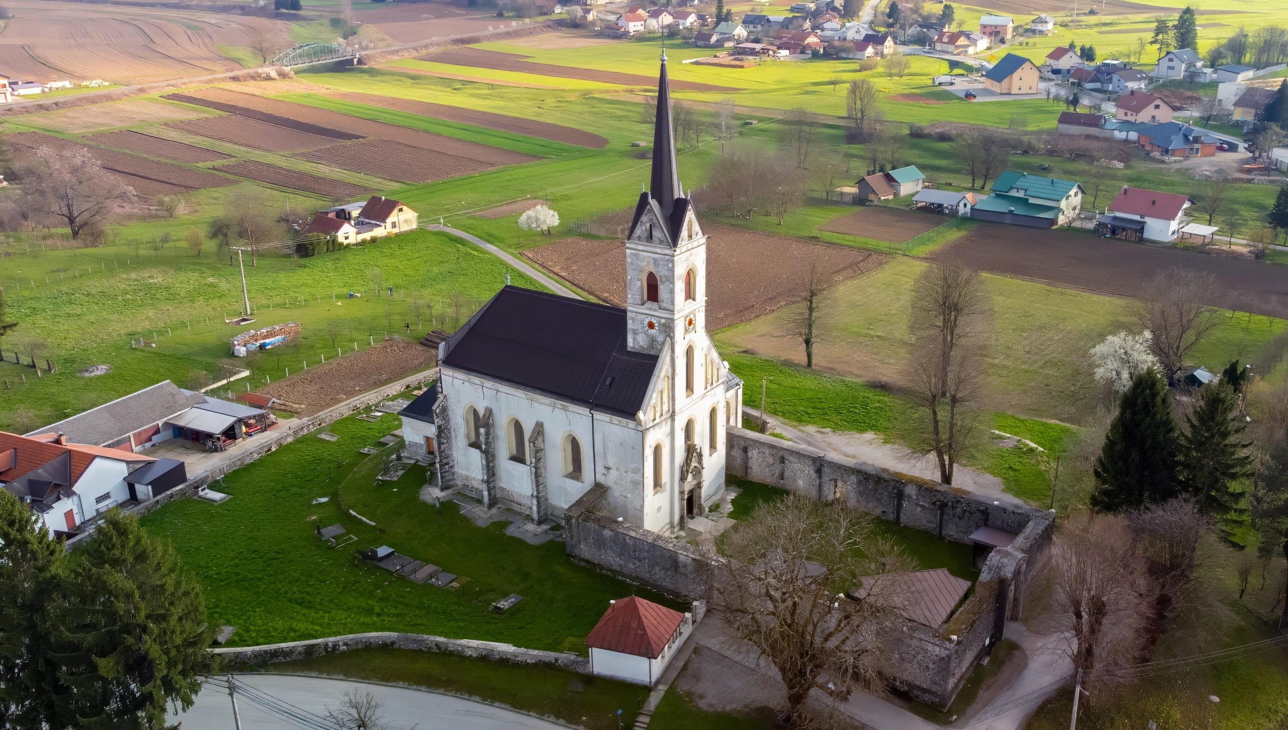 Crkva Uznesenja BDM - Oštarije